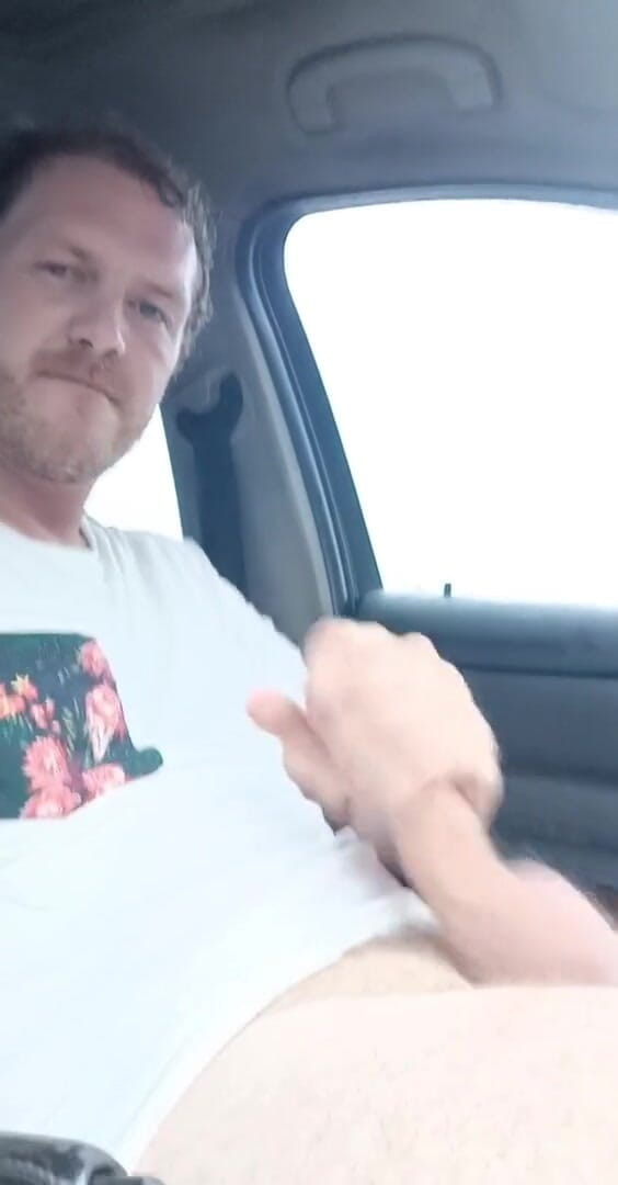 Hunter Van Schooten: Masturbarse en coche
