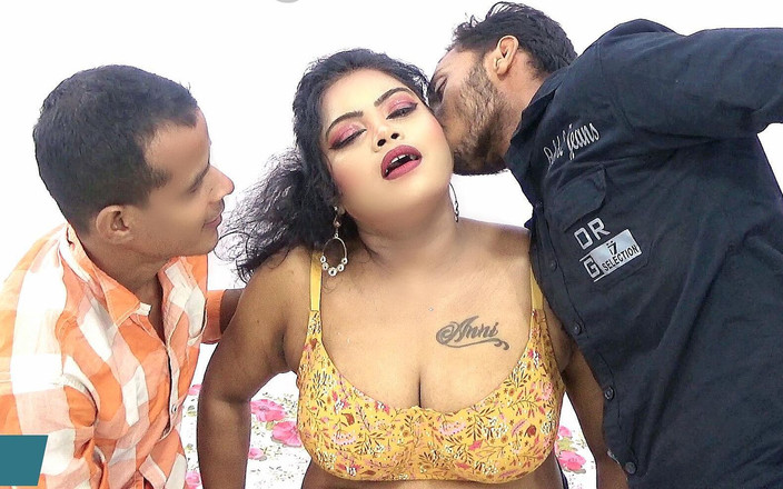 Sexwithsonia: 夫の不在で夫の友人が妻を犯した パート2