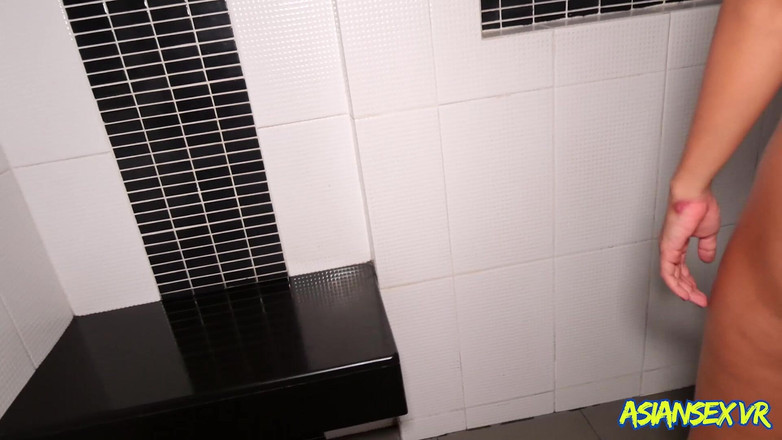 Tommy Stone: Gaya doggy milf Asia asia yang menakjubkan