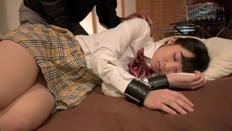 Vulture: Noa - pierwszy raz kremówka dla tej uroczej dziewczyny