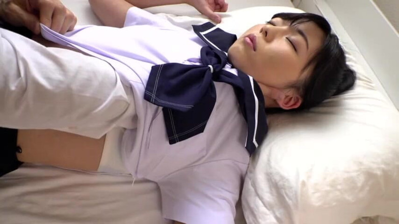 CherryBONBON: Riesgo de corredor cardíaco: cepillarse las piernas desnudas en un...