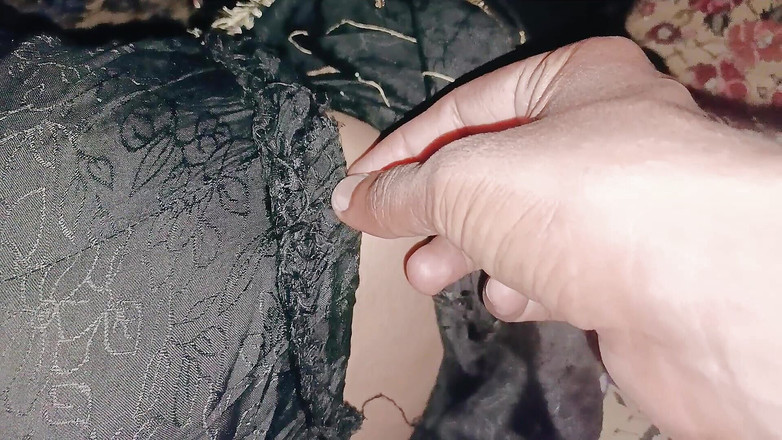 TomatoBig: La bella cognata viene scopata - una ragazza araba applicando olio