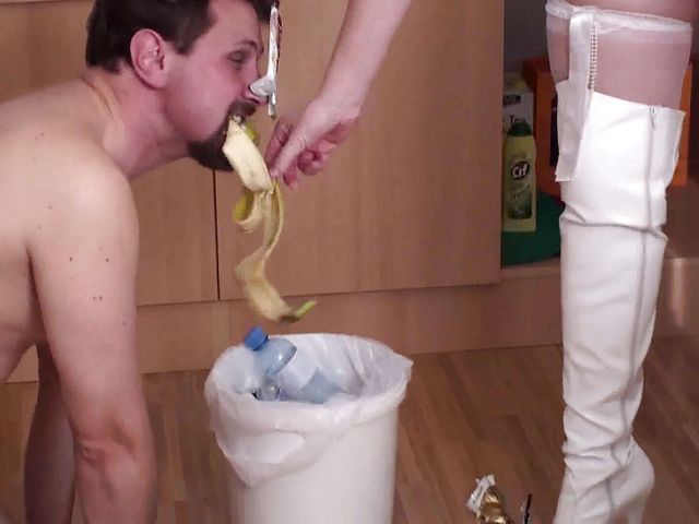 Cooking piss broth served to drink (Foot Girls)