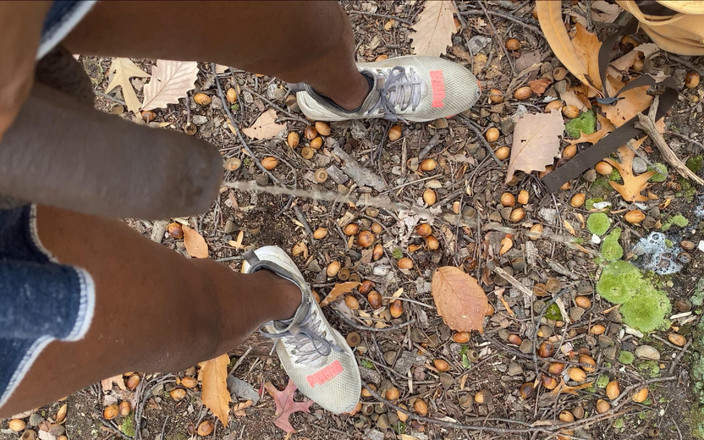 MerlinMystique: Kencing dan bate di dalam hutan