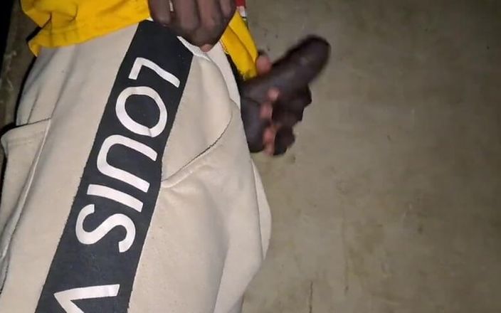 Power dick: 火辣非常男人的黑人炫耀他的黑色鸡巴