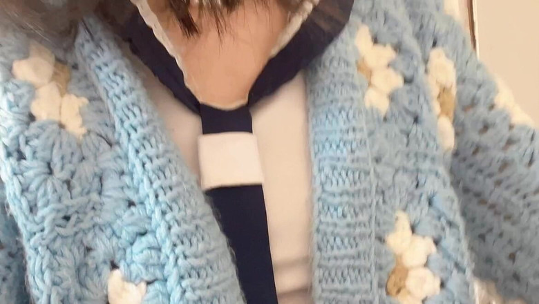 sweethanajapanese: Писяю пизду студентки Хани Чан, вона виконує роботу вдома, а потім йде мочитися