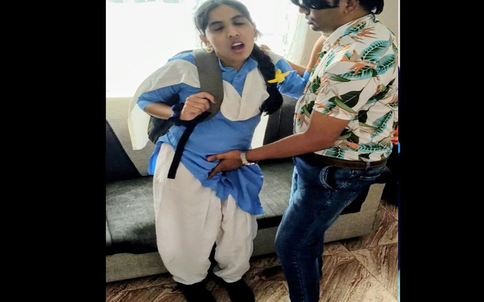 Bobbypranav: 私のホットな若い女友達の制服姿のセックス