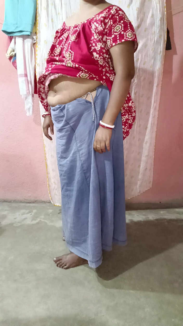 Pakhi0705: Gele saree laat solo sfw vallen