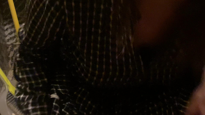 Hairypussyangel: Loo'ya ihtiyacım var. Tuvalette işiyor