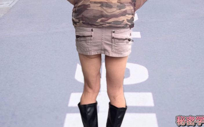 SecretGakuen: Masturbuji v minisukni boty secretgakuen