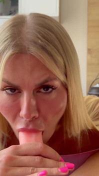 Belden bağlamalıyla birbirimizi sikiyoruz! Dildo ile lezbiyen seks