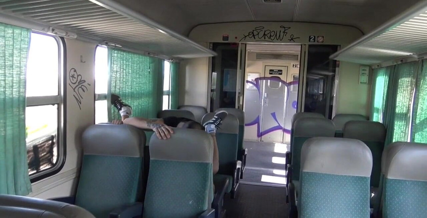 Crunch French bareback porn: 2472 सेक्सी लैटिनो bottmo की एक बडबॉय द्वारा अपुब्लिक ट्रेन में जोरदार चुदाई