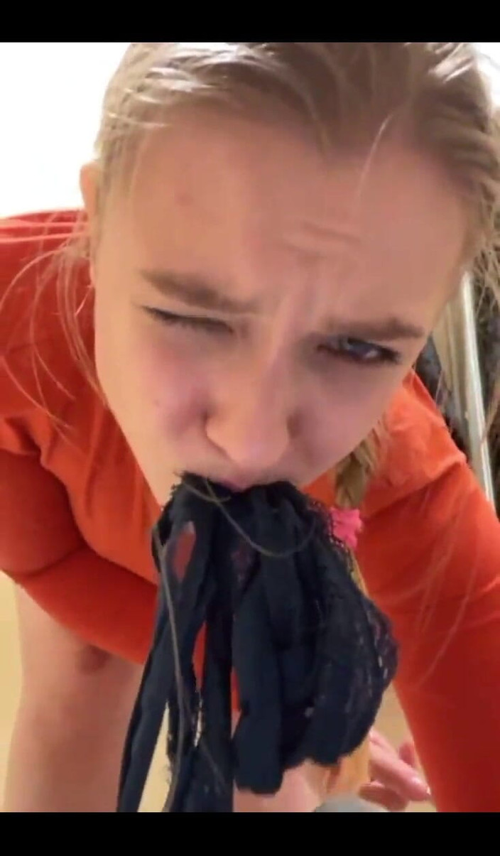 JuiceLussie: Futai extrem. Masturbeze. Pizdă futută cu degetele. Vibrator. Controlează-mă. Pizdă...