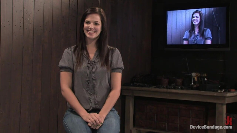 Device Bondage by Kink: Bobbi Starr 肛门入侵