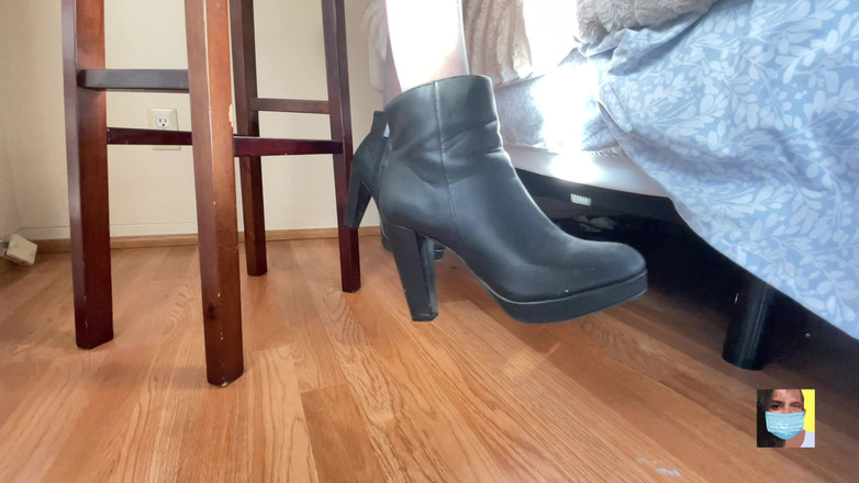 Viva Athena: Sexy botas dangle