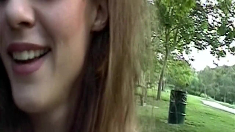 NAUGHTYPOLSKA: Handjob amatur di taman