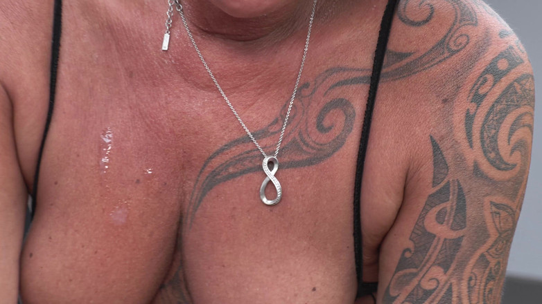 Lovekino: Jenny Hardt je tvrdě bušena tlustým chlapem