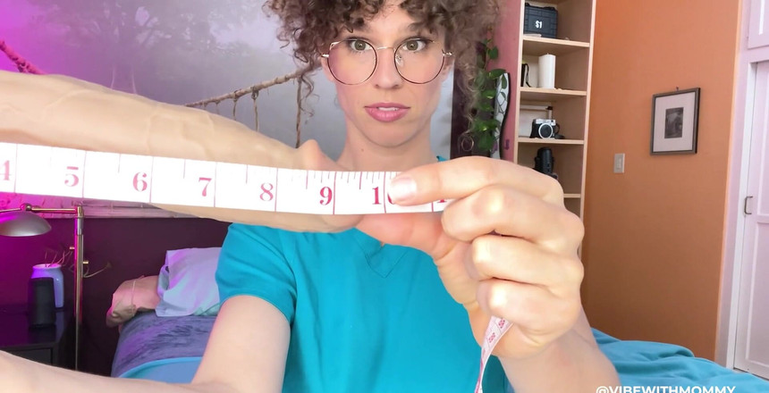 VibeWithMommy: Enfermera compara polla enorme vs polla pequeña la batalla del...