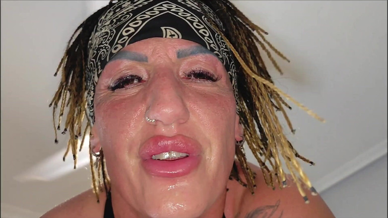 Danaxmuscles: 混蛋操我，让我吞下他所有的精液