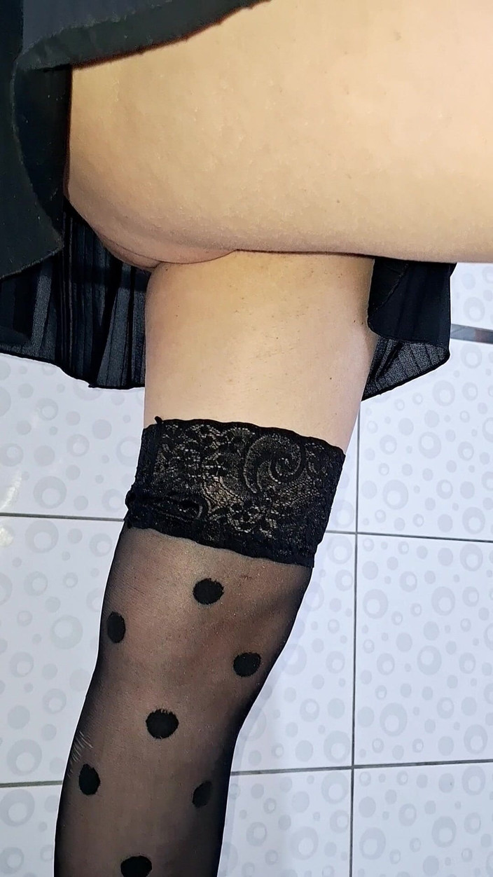 Agnes Swallow: Butuh Sedikit Untuk Buang Air Kecil Dalam Posisi Itu