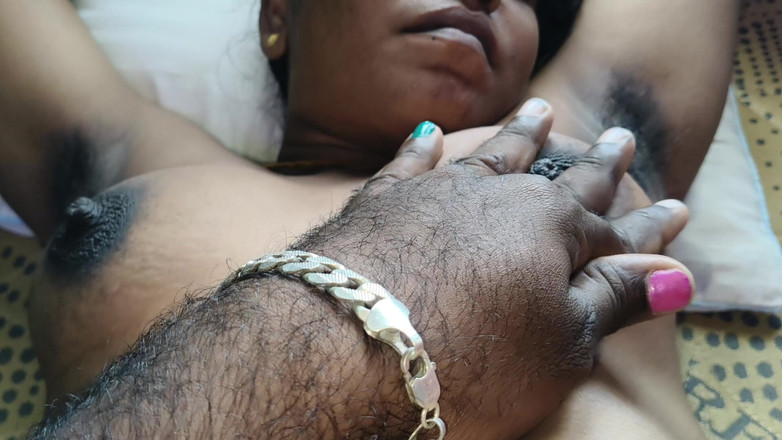 Vijay002: Tamilská dívka prstění jeden, dva, tři prsty, které chce dovnitř