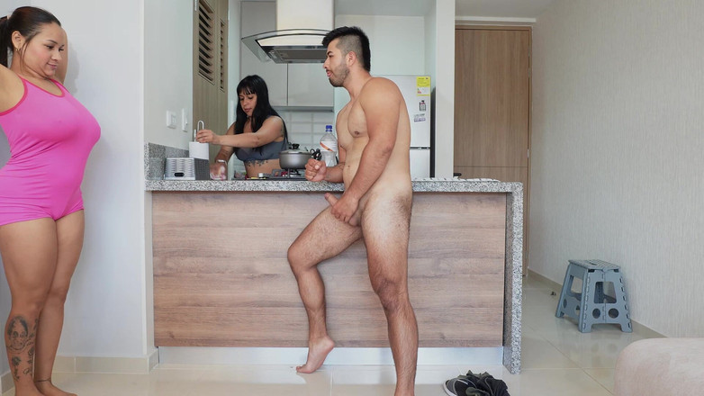 Fred_Nunexx: Ups!!! Arkadaşimin Erkek Arkadaşini Onun Önünde Seviştim, O Öğle Yemeği Hazirlarken