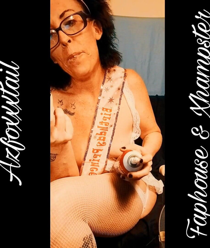 AzFoxxxTailPhelicia: Strawberries whip cream 1