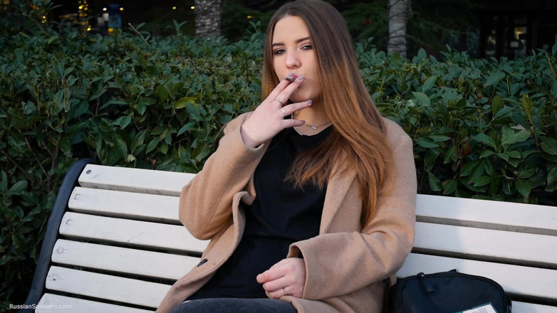 Russian Smokers: Russian Girl Spends Her Lunch Break Smoking 1 Cigs