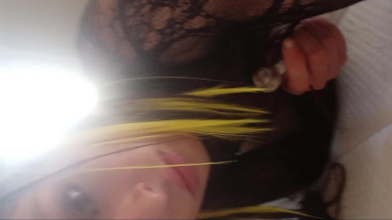 Give me a fat check: Dildo hijau besar mengongkek pantat saya