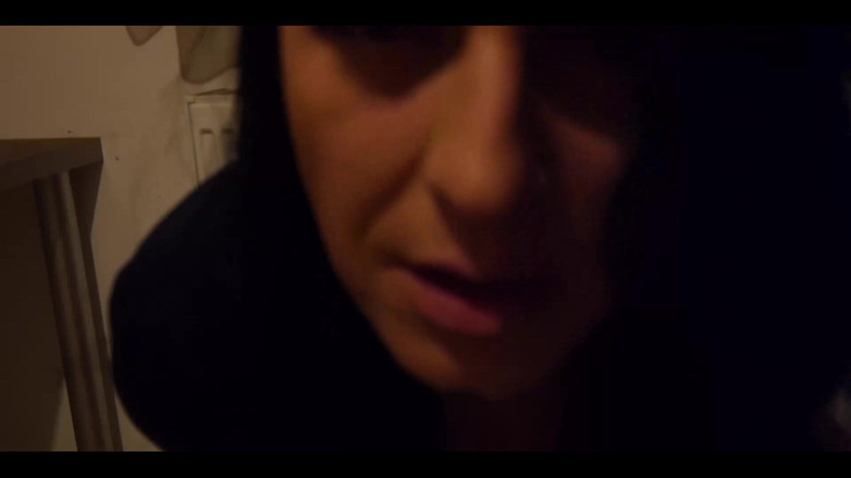 MilfyCalla: Jag har inte varit knullad på en vecka. Jag behöver...