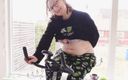 Arya Grander: Stomach Sitting Fetish, Fat Belly Close up, Curvy MILF