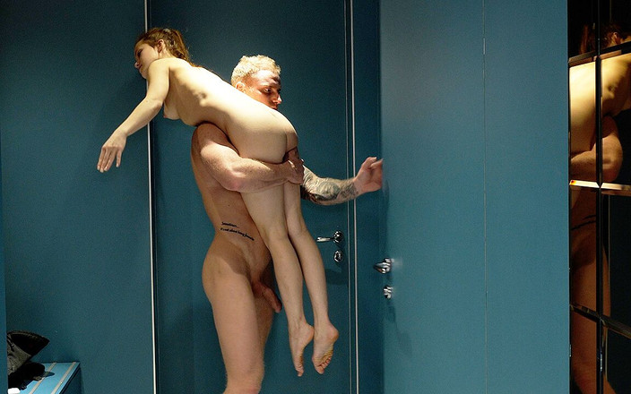 Flexi dolls: Трахаю мою пассивную настоящую гибкую юную куклу