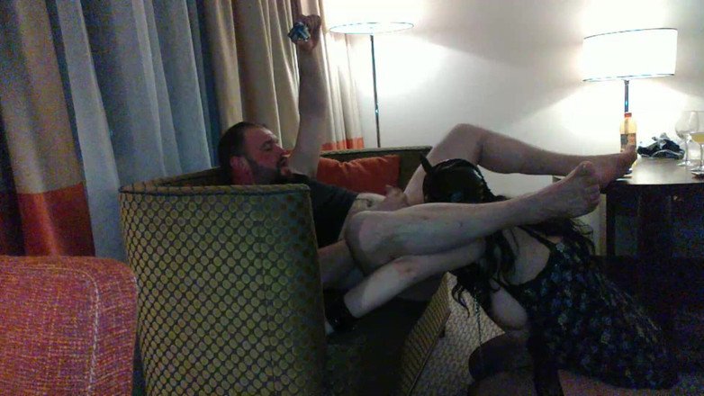 Toilet Mommy: Sadece gırtlaklarını kullan ve yüzlerine boşal