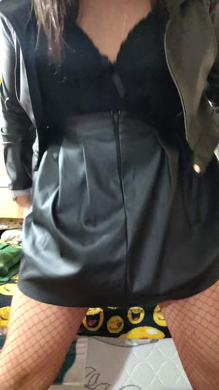 Vero boons: Trans Woman with a Nice Ass and a Milky Cock