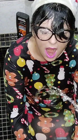 Toilet Mommy: Pissing in My Slut Girlfriend's Mouth