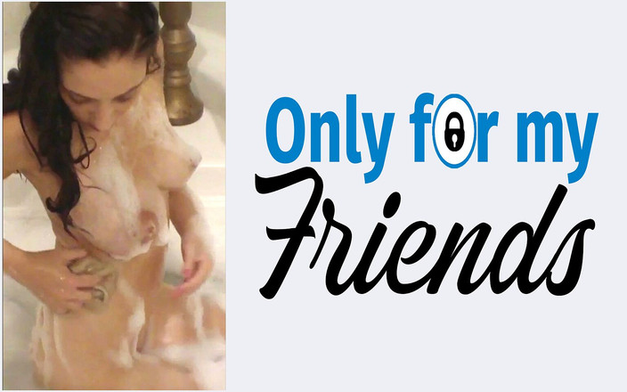 Only for my Friends: První porno 18leté děvky se dotýká její kundičky a užívá si...