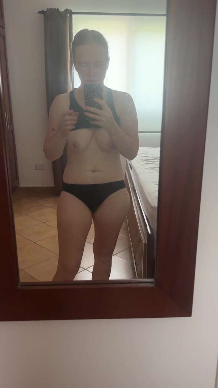 SweetLucy96: Blond Teen Spreads Her Legs