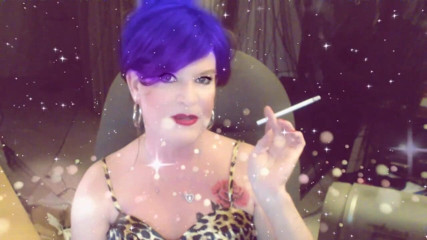 FemmeCheri120: Me smoking VS120s before work