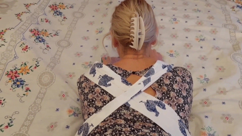 Selena701: Amateur, blonde reife ehefrau genießt teilbekleideten sex