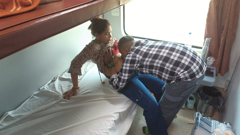 Sona bhabhi: Hot Desi Couple Fucking Inside the Train Journey Full Nude...