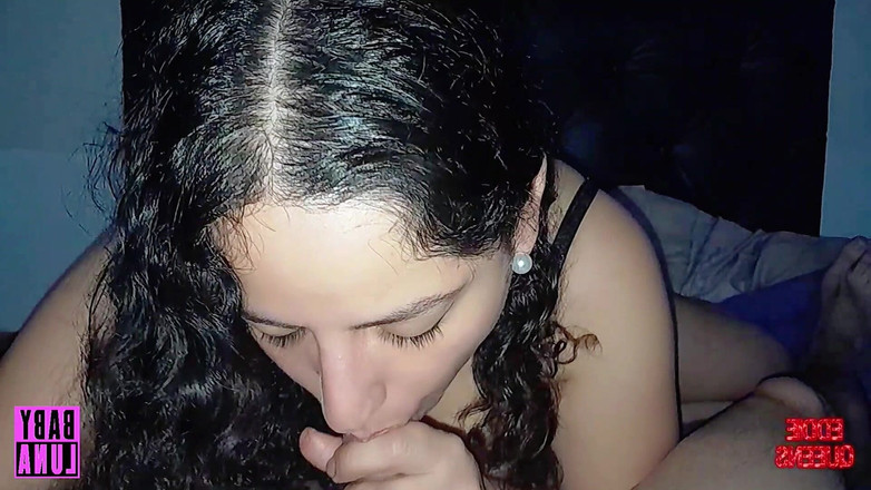 Babyluna939: En primer plano en el oscuro babyluna939 está deseando que...