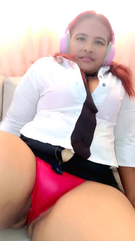 Er Zog Meinen Rock Hoch Und Zeigte Den Roten String.