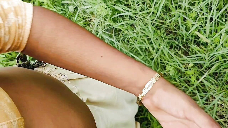 Fuckkkker: Mahasiswi india dientot sama pacarnya di hutan - audio bahasa india