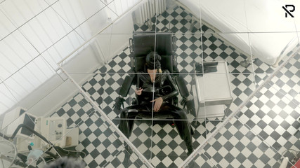 Rubber pervs: Lastik kliniğinde solo gasmask oyunları bölüm bir