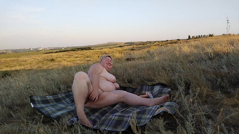 Zona901: Puma masturbuje się na zewnątrz