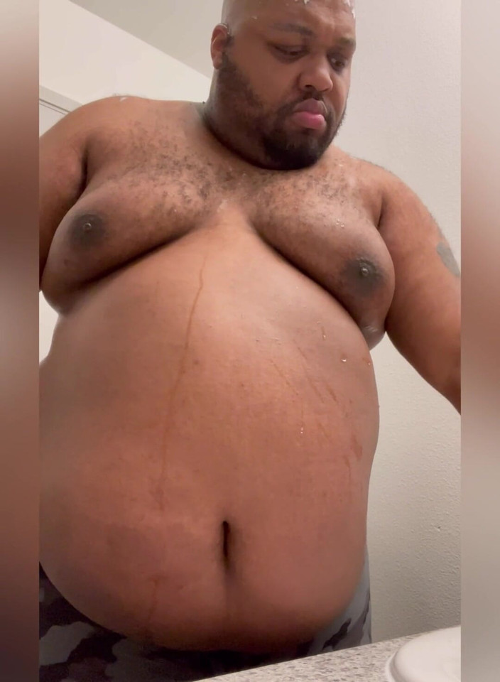 Blkhole420: Cạo lông, tắm và cân nặng đầy