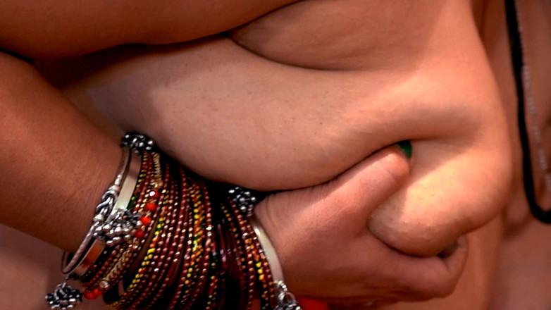 Tejashwini: デシの妻が夫の上司と激しい関係を持ち、昇進のために彼を喜ばせようとした