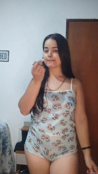 Debora Mendes in Her Pajamas to Spend New Year's Eve