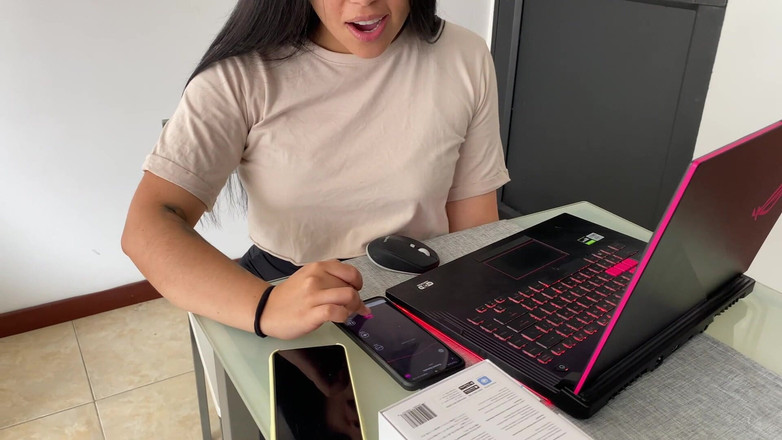 Naty Delgado: Lush Public Lush!! Üvey kız kardeşim beni keşfediyor ve sonra beni...