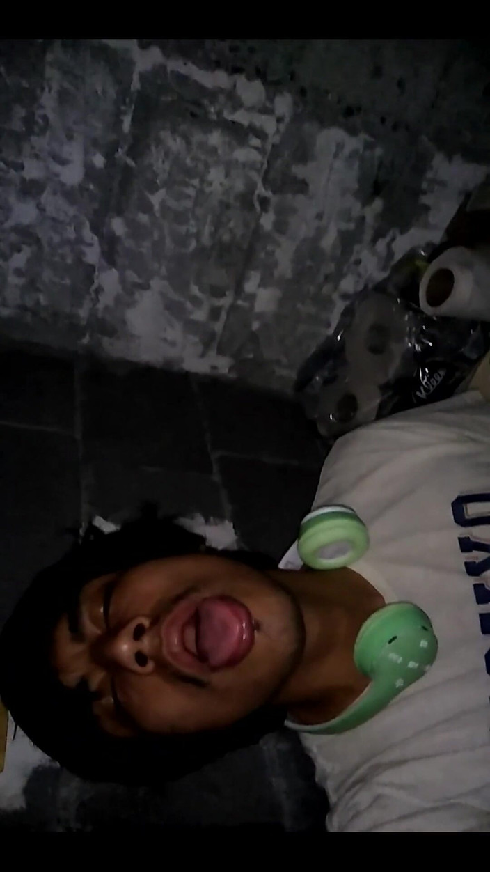 AlexAlejandro13: Kape mrdka na růžové hlavě